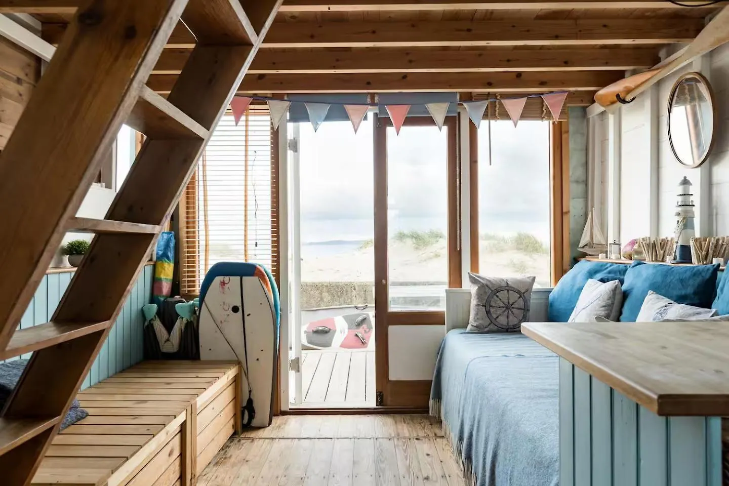 Stargazing Beach Hut On Mudeford Sandbank With Wake Up Sea Views Christchurch  Luxury tent Christchurch (Dorset)