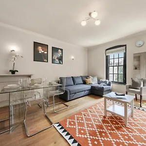 https://1-beb-executive-apartment-near-liverpool-street-station.cambridgehotelsuk.com